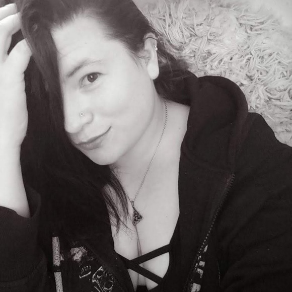 Meet the Posher Other - Meet your Posher, Hailey